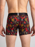 Bóxer Samurai Genius en modelo, vista posterior del estampado